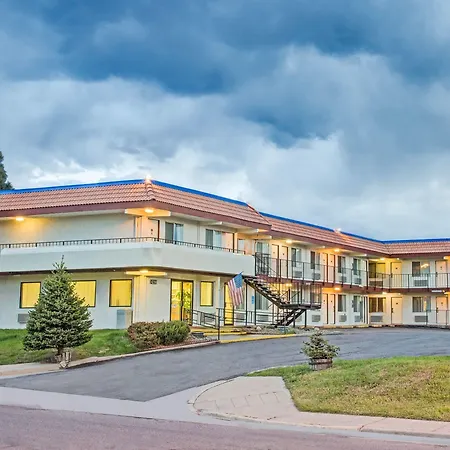 Knights Inn Aurora